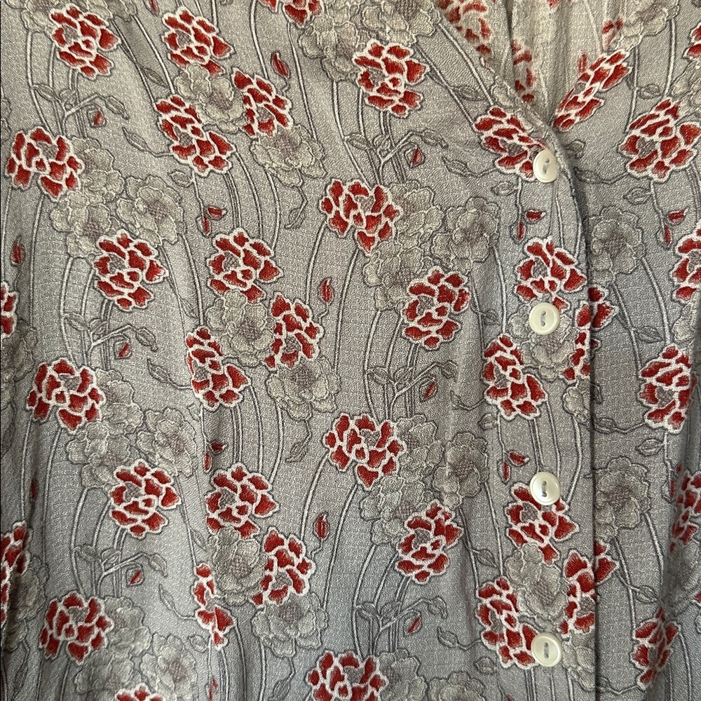 Lucky Brand NWOT Red Floral Gray Blouse - Picture 2 of 3